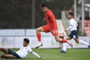 一竞技官网-U17亚预赛射手王来自中国！15岁新星王钰栋3场8球